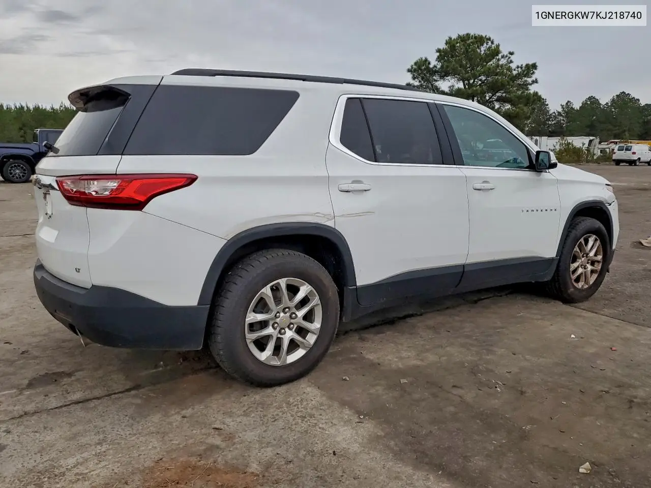 1GNERGKW7KJ218740 2019 Chevrolet Traverse Lt