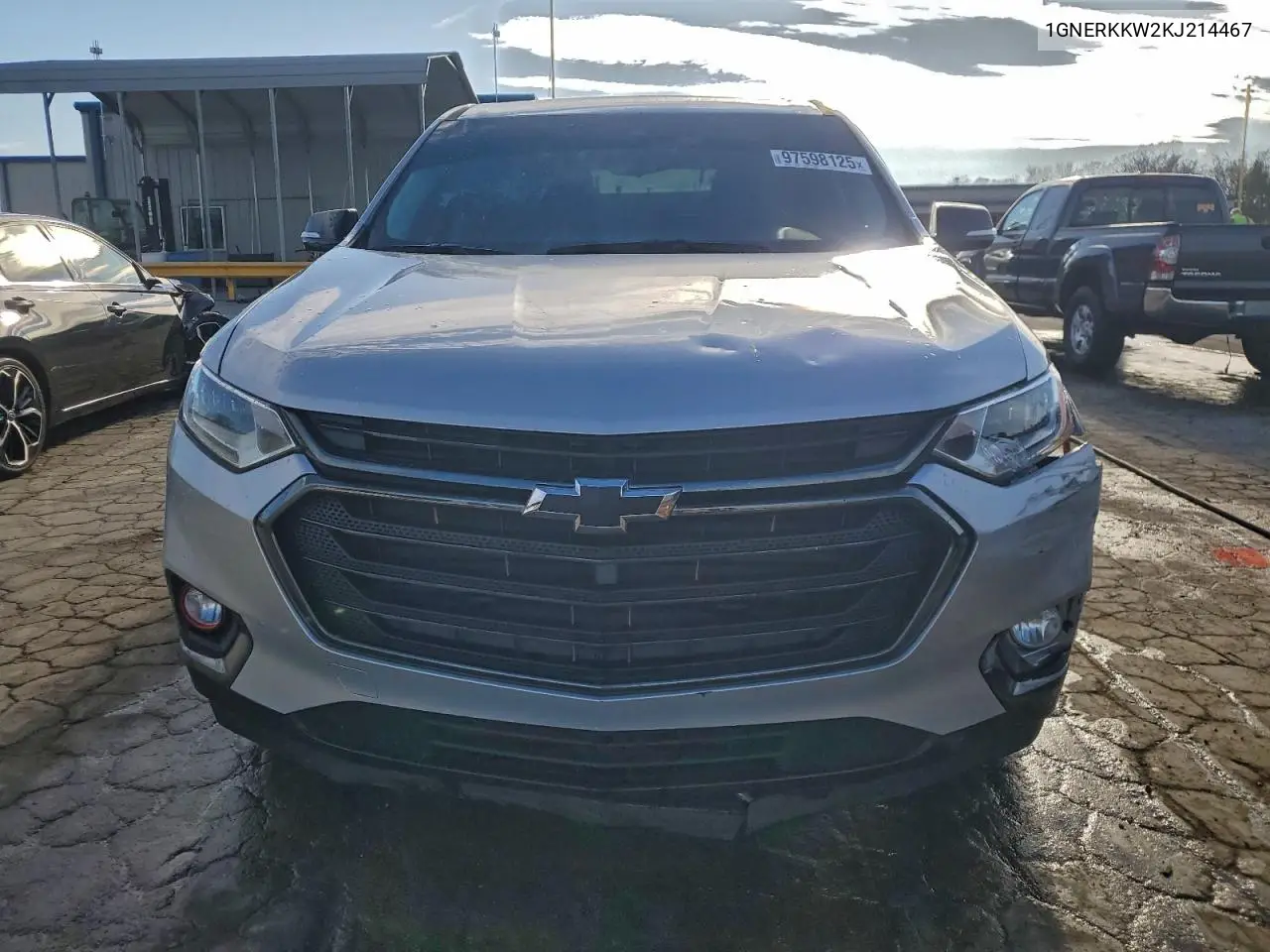 1GNERKKW2KJ214467 2019 Chevrolet Traverse Premier