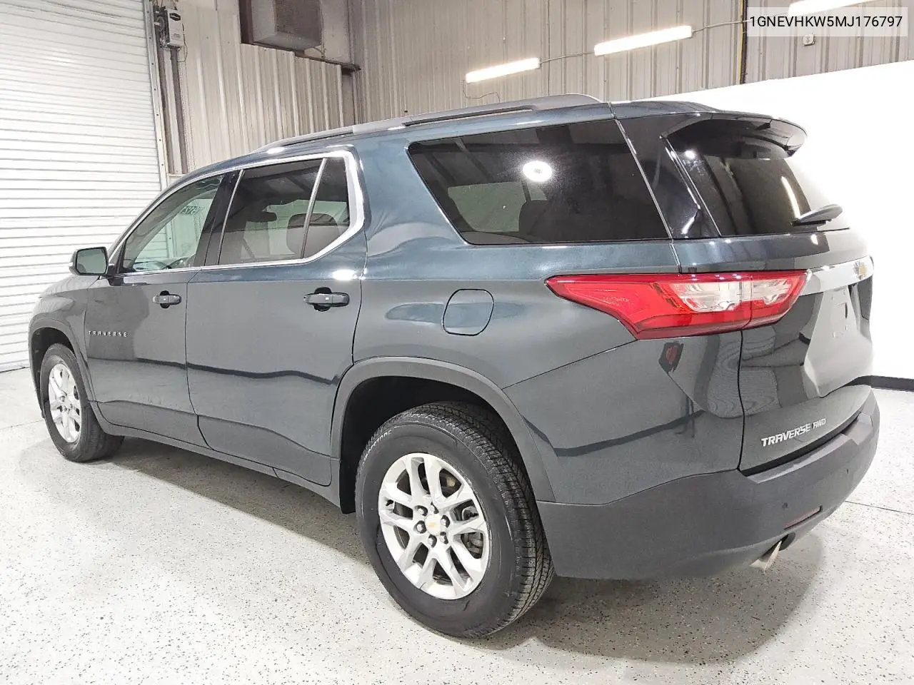 1GNEVHKW5MJ176797 2021 Chevrolet Traverse Lt