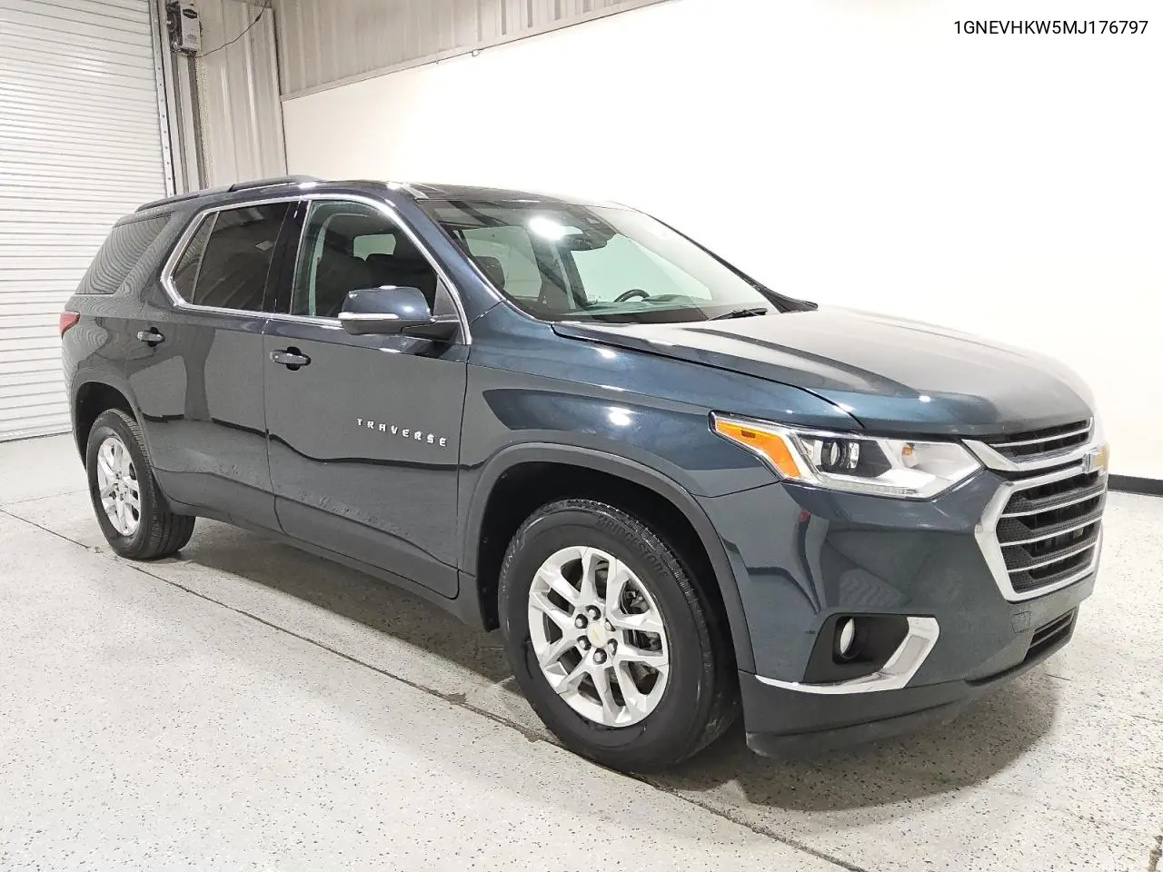 1GNEVHKW5MJ176797 2021 Chevrolet Traverse Lt