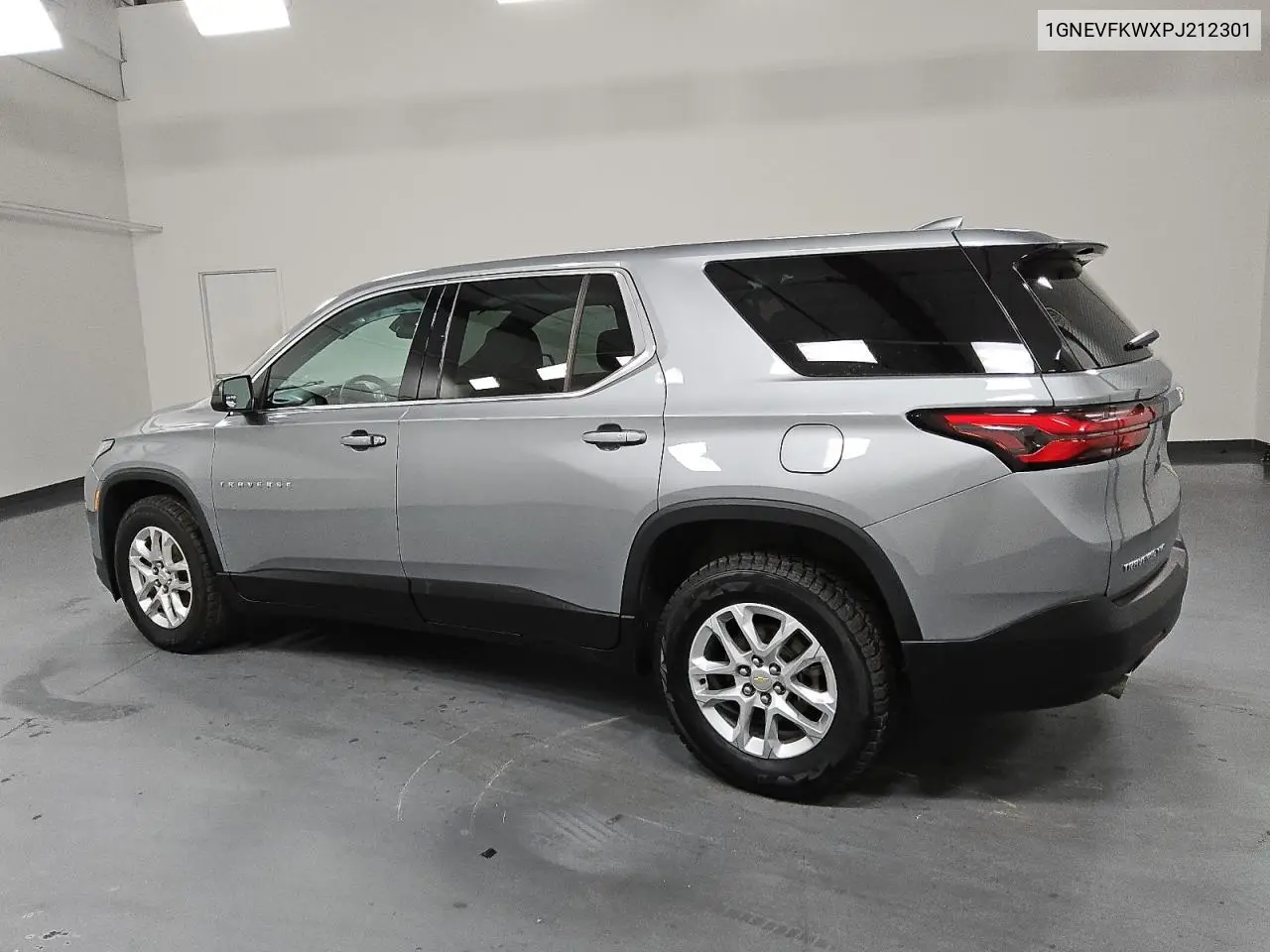 1GNEVFKWXPJ212301 2023 Chevrolet Traverse Ls