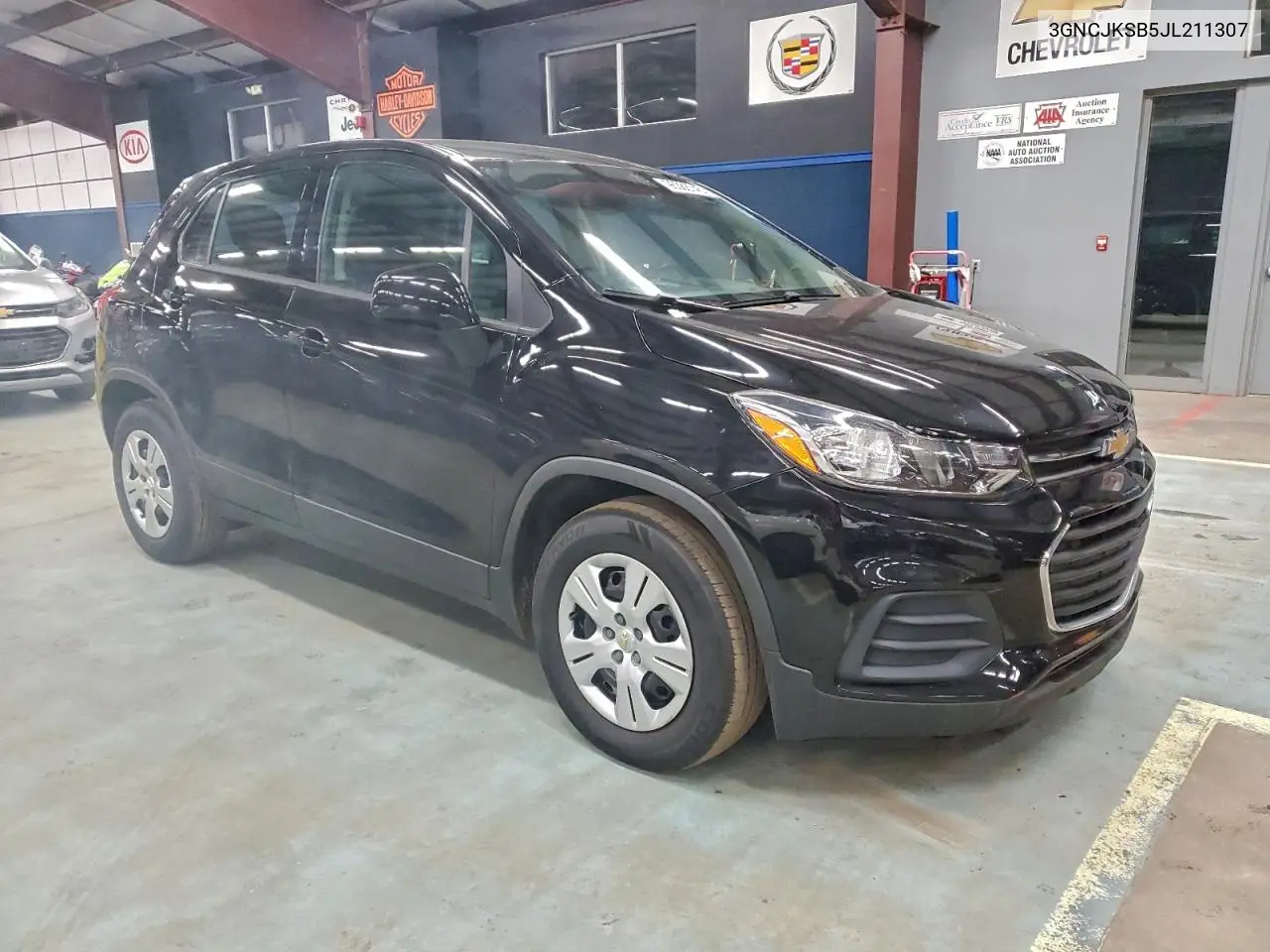 3GNCJKSB5JL211307 2018 Chevrolet Trax Ls