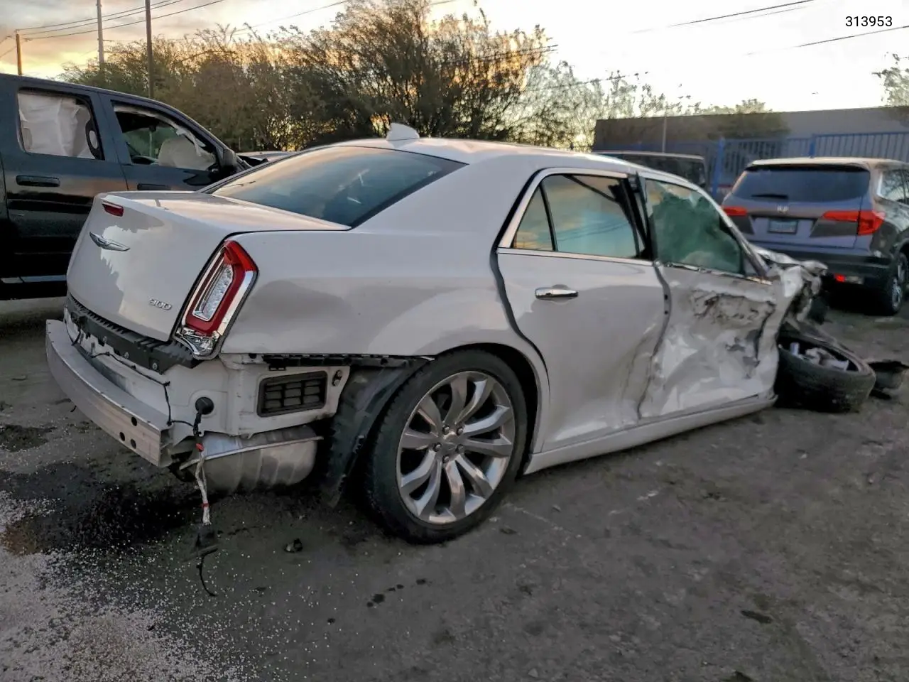 313953 2018 Chrysler 300 Limite