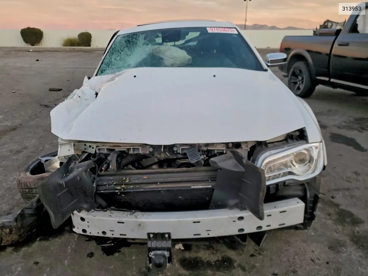 313953 2018 Chrysler 300 Limite