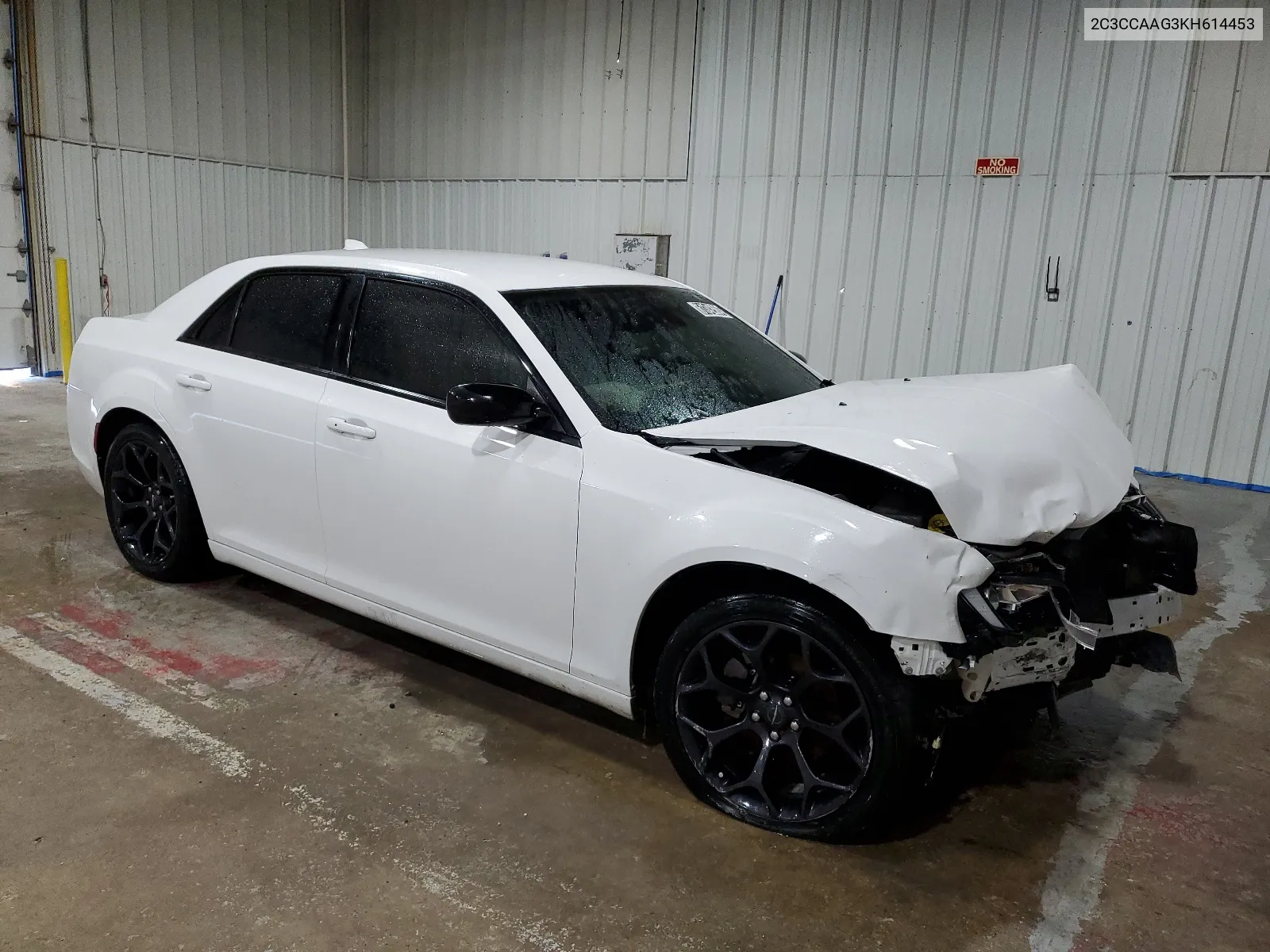 2C3CCAAG3KH614453 2019 Chrysler 300 Touring