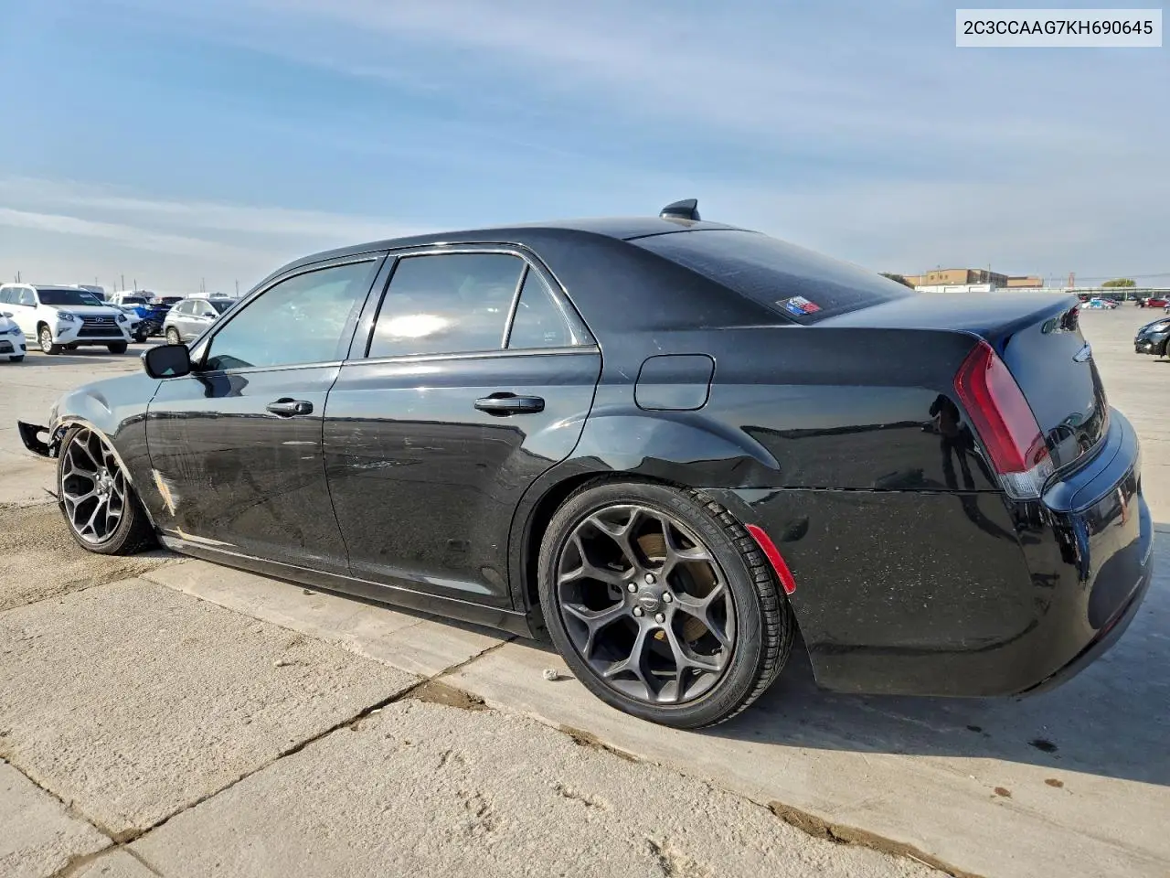 2C3CCAAG7KH690645 2019 Chrysler 300 Touring