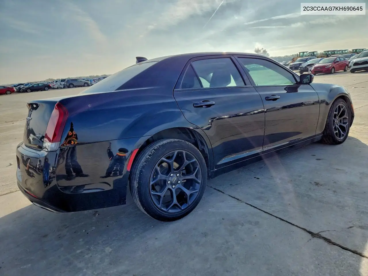 2C3CCAAG7KH690645 2019 Chrysler 300 Touring