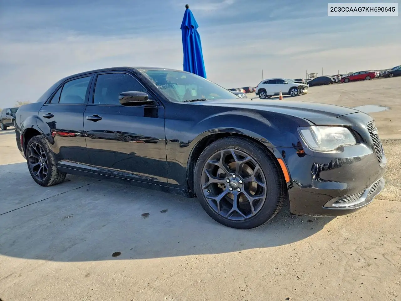 2C3CCAAG7KH690645 2019 Chrysler 300 Touring
