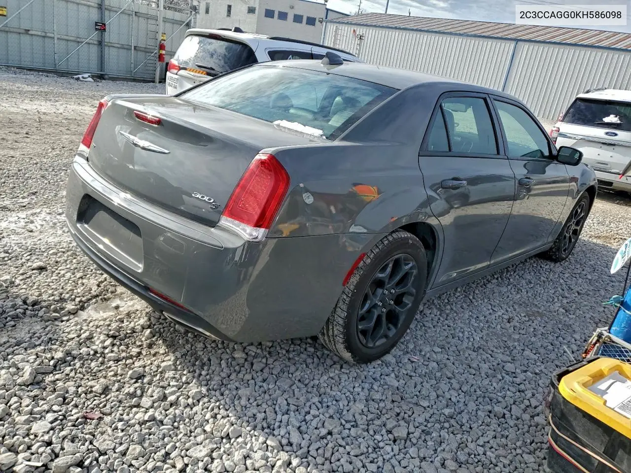 2C3CCAGG0KH586098 2019 Chrysler 300 S
