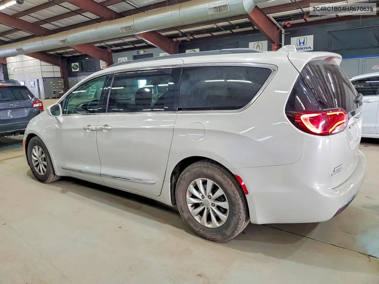 2C4RC1BG4HR670635 2017 Chrysler Pacifica Touring L