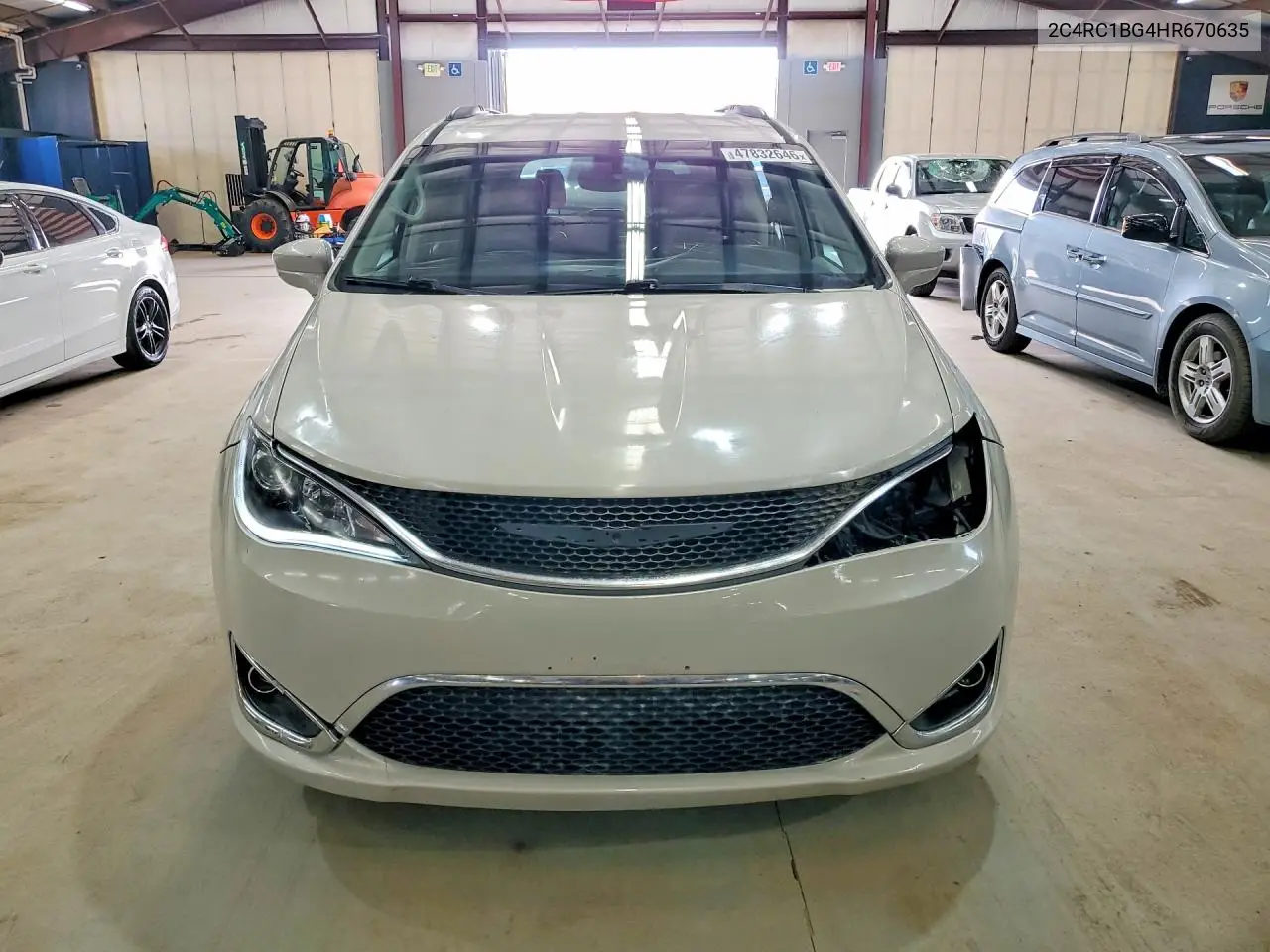 2C4RC1BG4HR670635 2017 Chrysler Pacifica Touring L