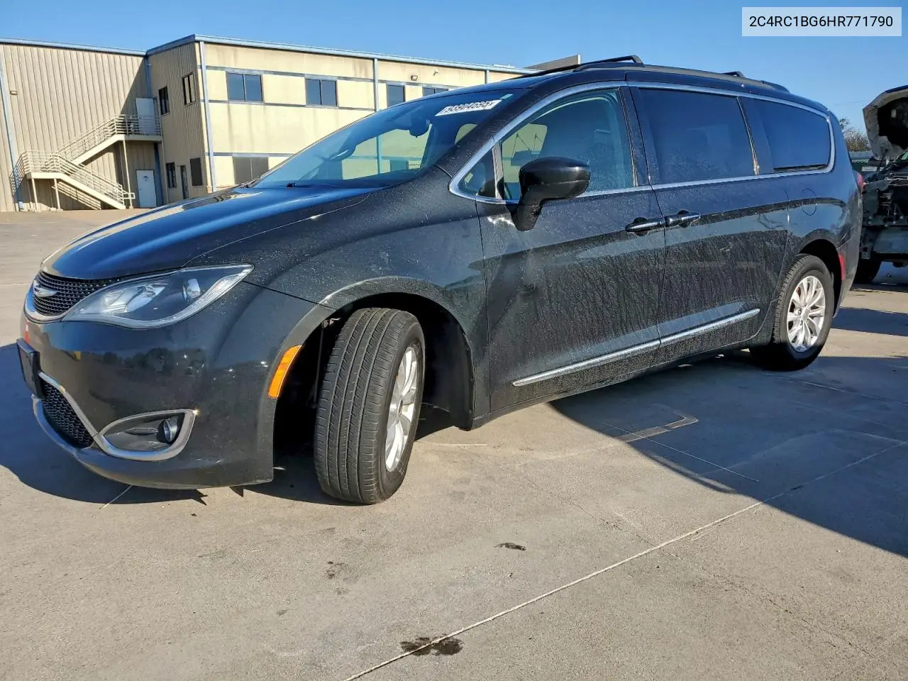 2C4RC1BG6HR771790 2017 Chrysler Pacifica Touring L