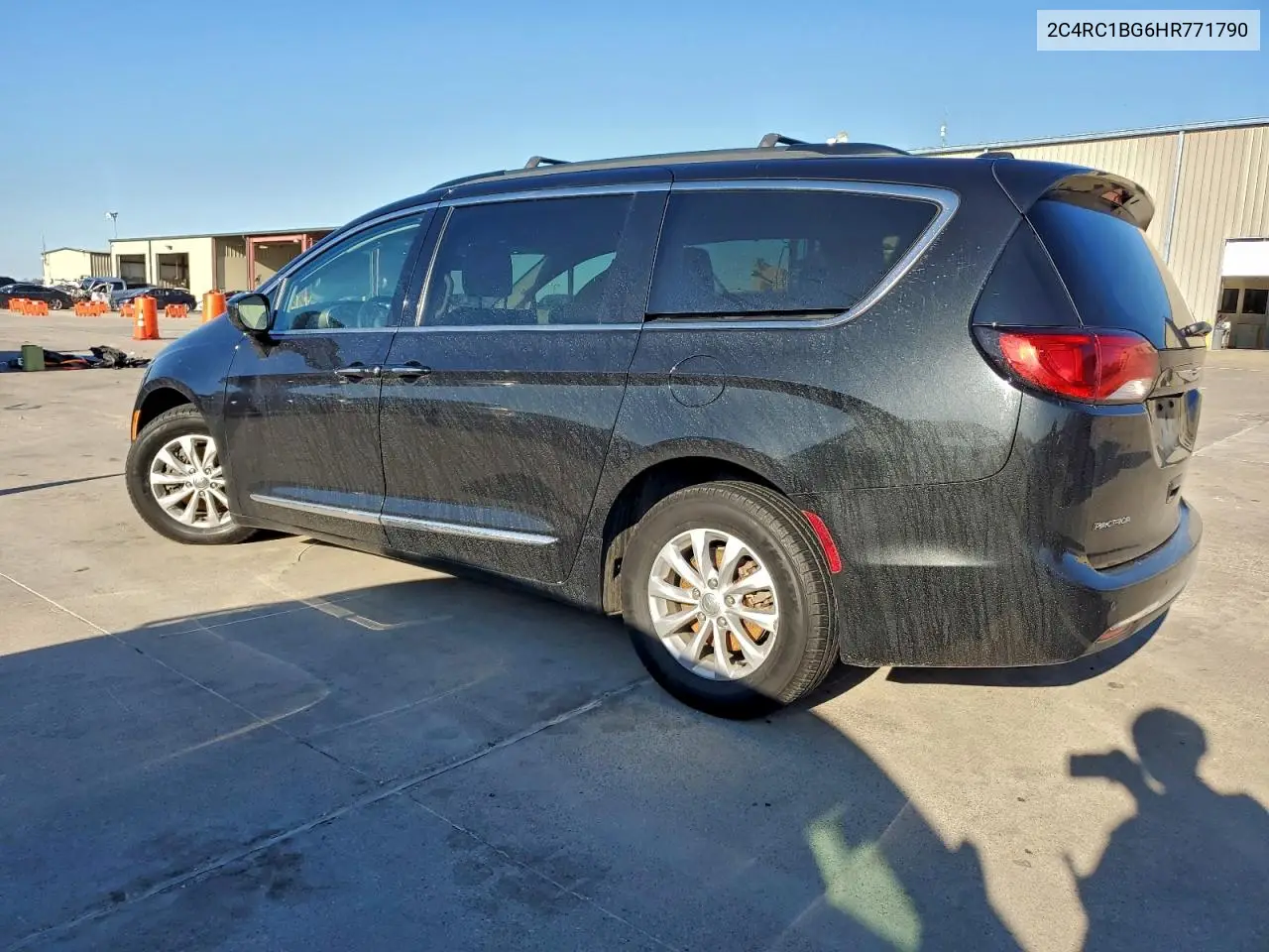 2C4RC1BG6HR771790 2017 Chrysler Pacifica Touring L