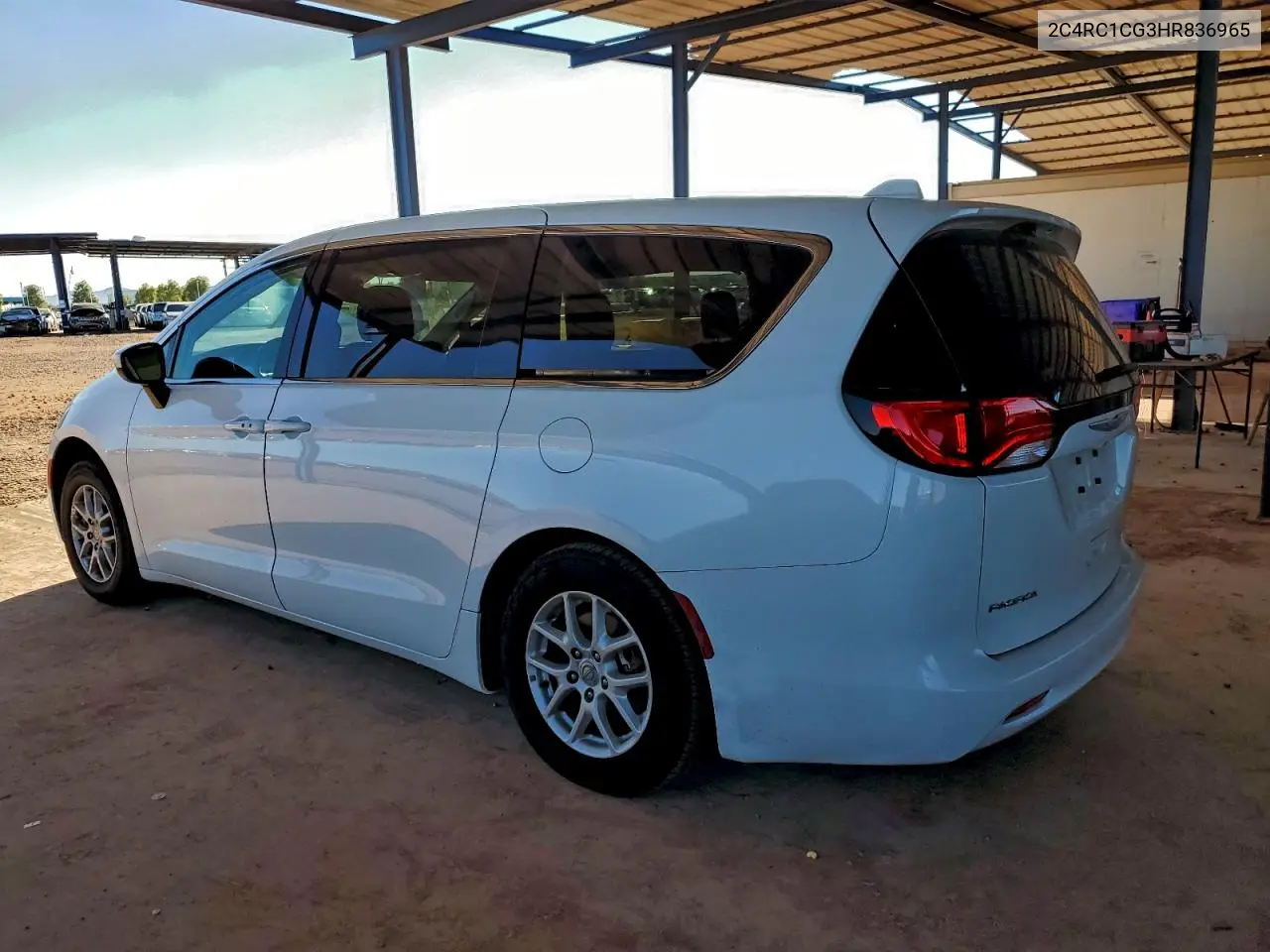 2C4RC1CG3HR836965 2017 Chrysler Pacifica Lx