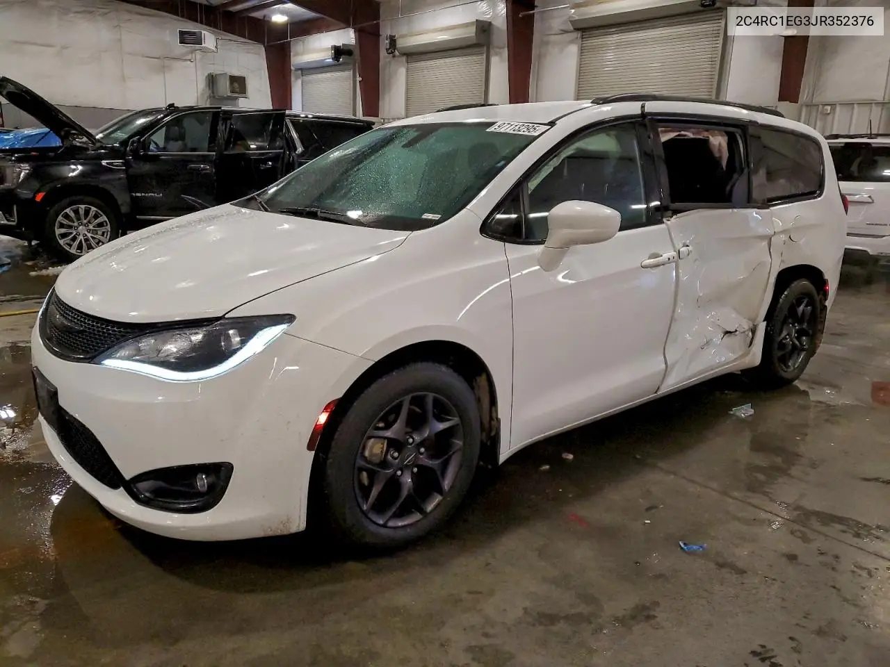 2C4RC1EG3JR352376 2018 Chrysler Pacifica Touring L Plus