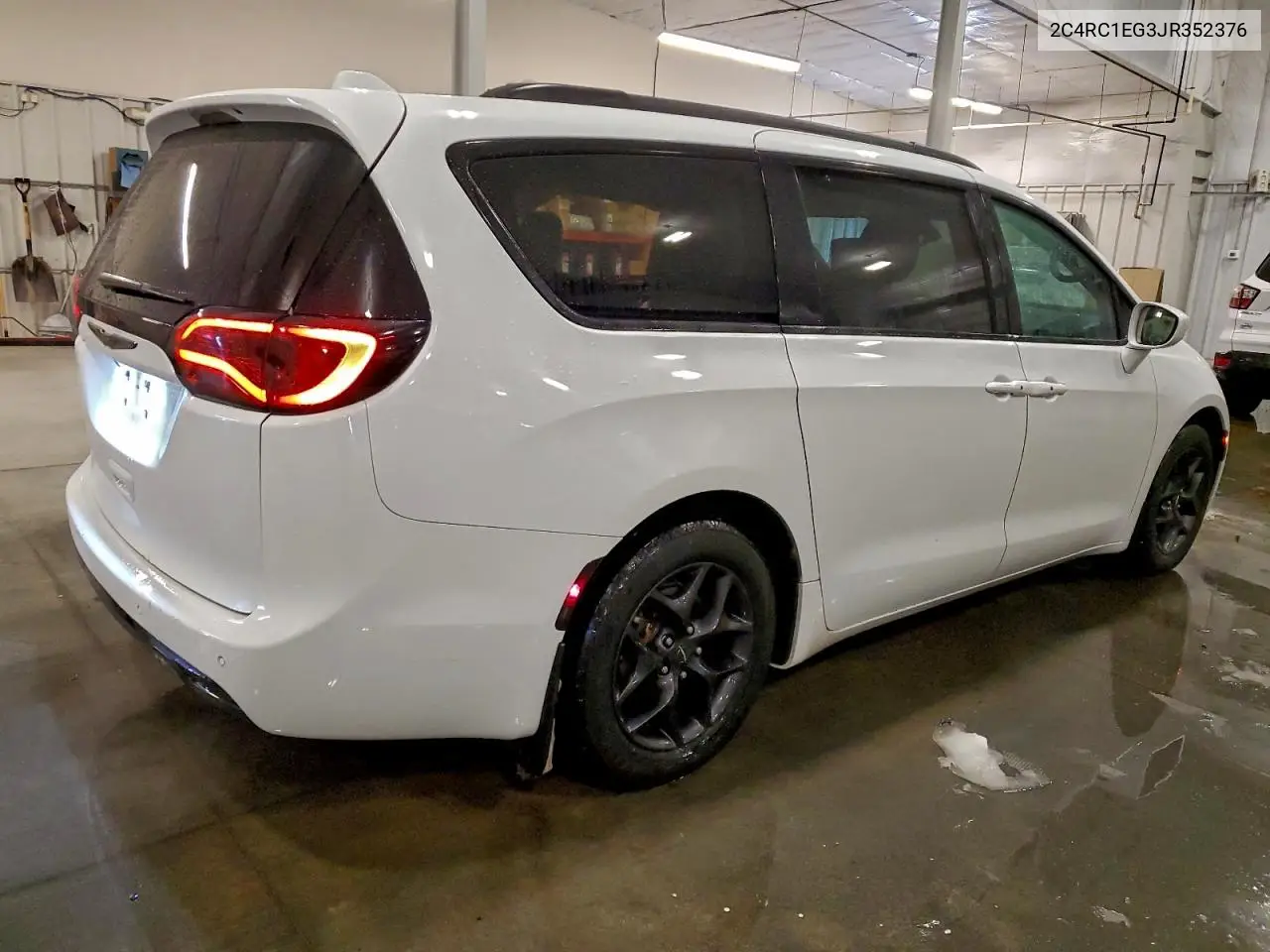 2C4RC1EG3JR352376 2018 Chrysler Pacifica Touring L Plus