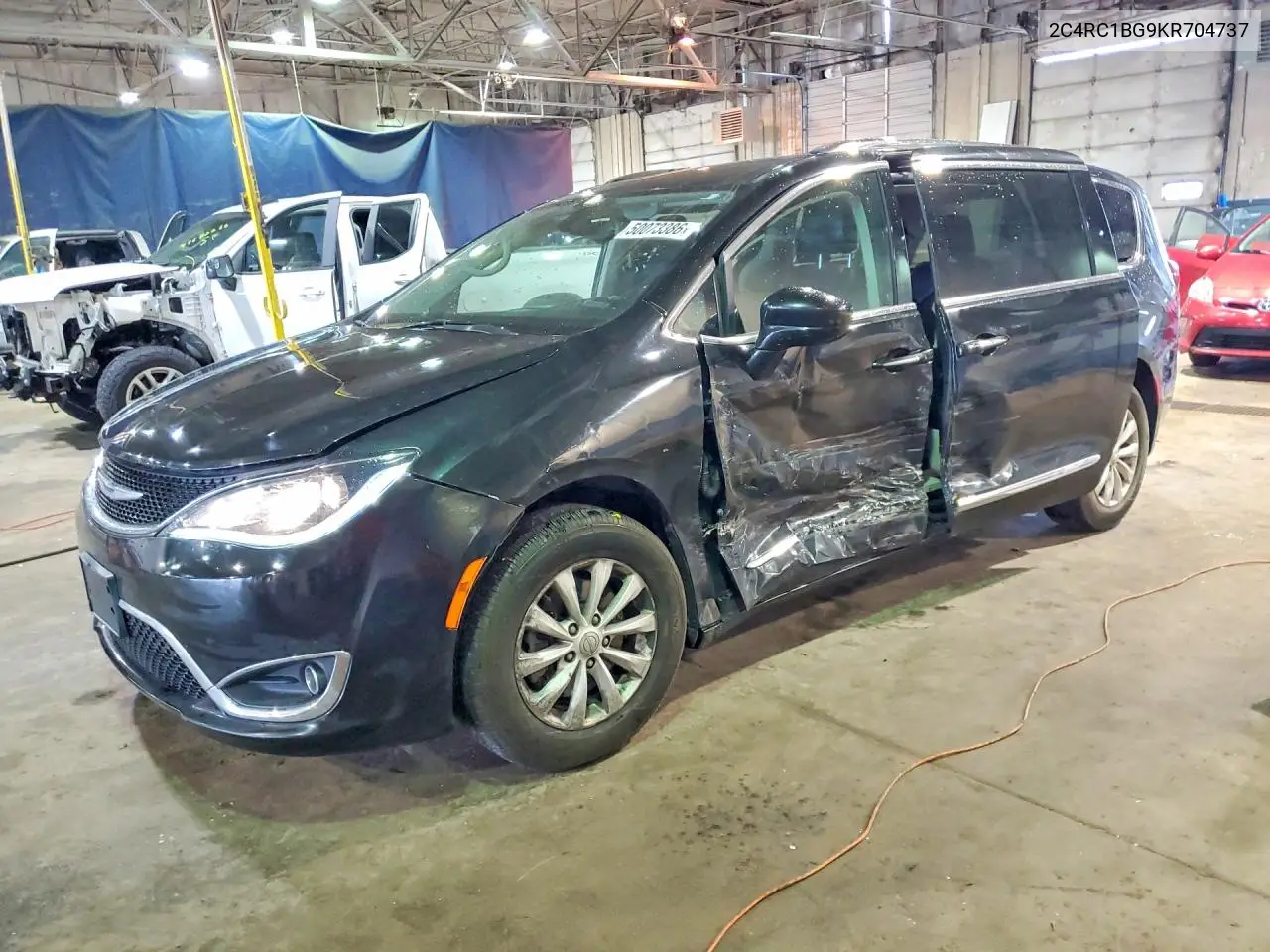 2C4RC1BG9KR704737 2019 Chrysler Pacifica Touring L