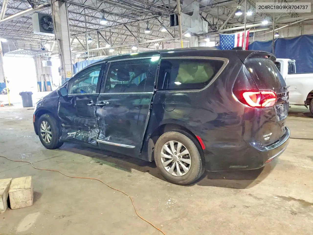 2C4RC1BG9KR704737 2019 Chrysler Pacifica Touring L