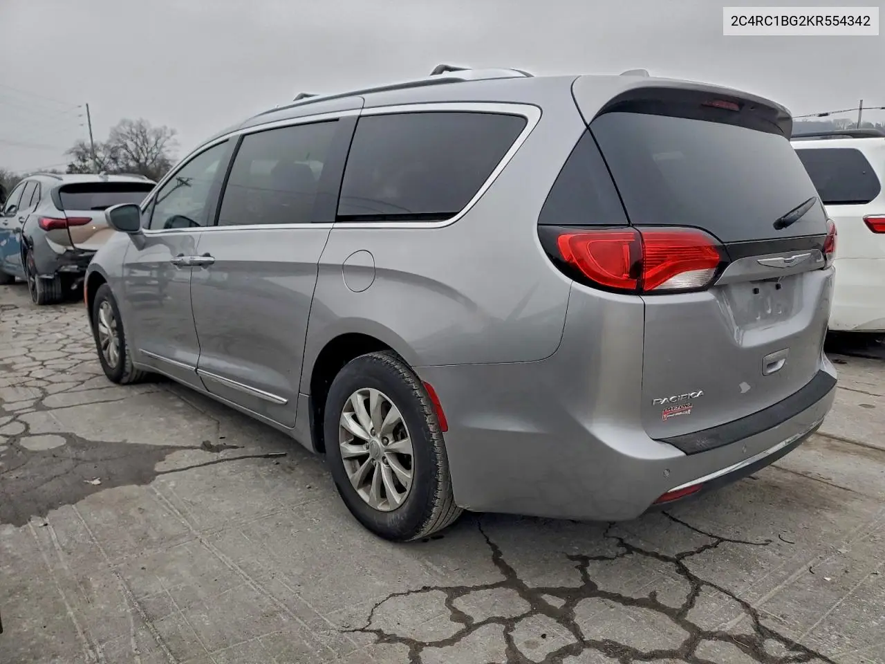 2C4RC1BG2KR554342 2019 Chrysler Pacifica Touring L