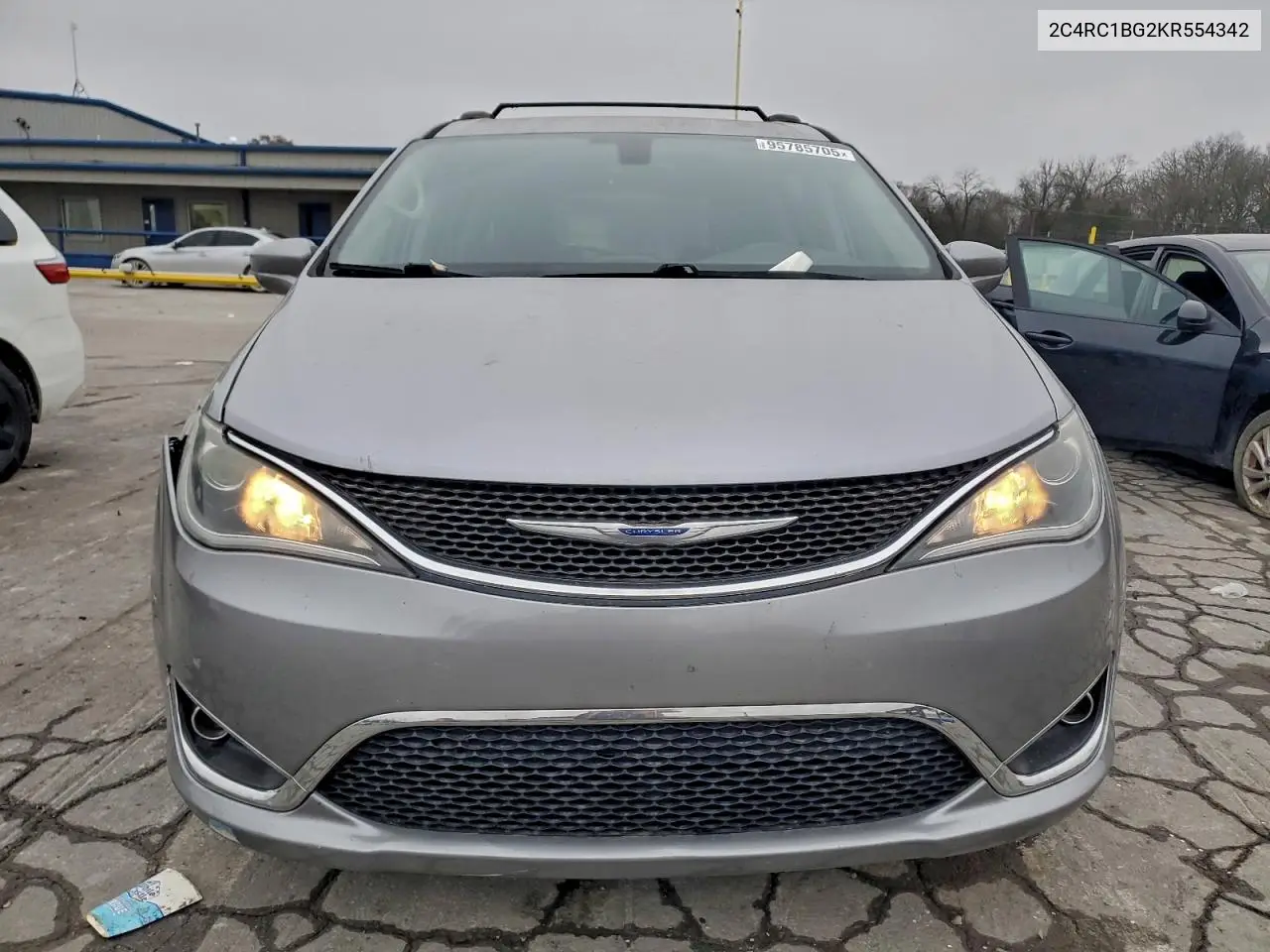 2C4RC1BG2KR554342 2019 Chrysler Pacifica Touring L