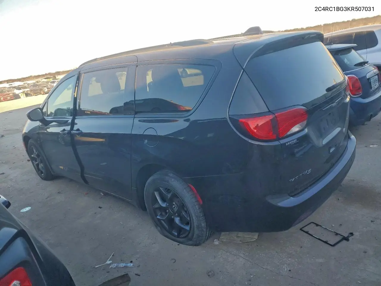 2C4RC1BG3KR507031 2019 Chrysler Pacifica Touring L