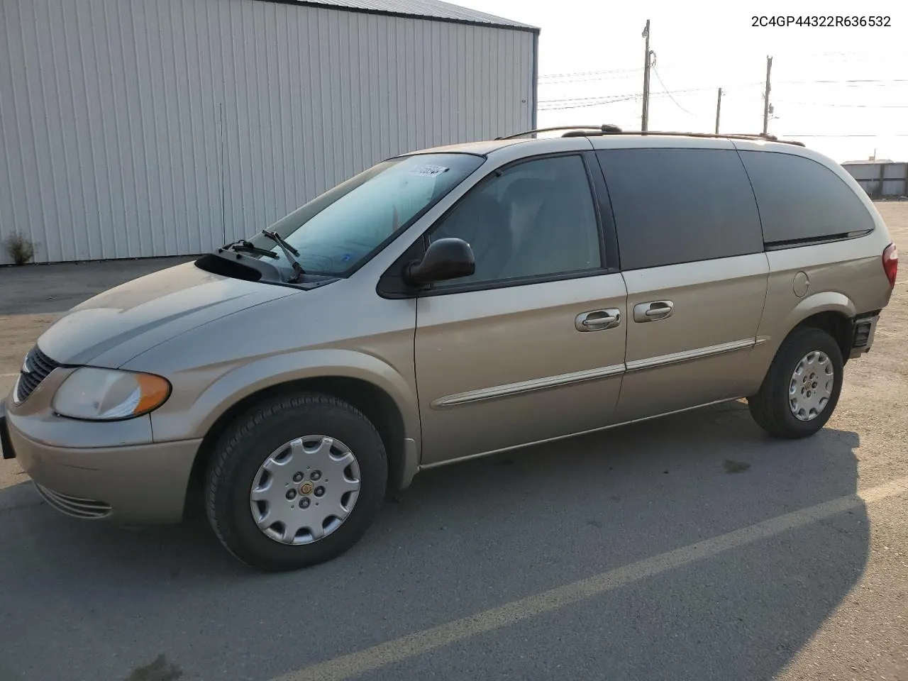 2002 Chrysler Town & Country Lx VIN: 2C4GP44322R636532 Lot: 70315694