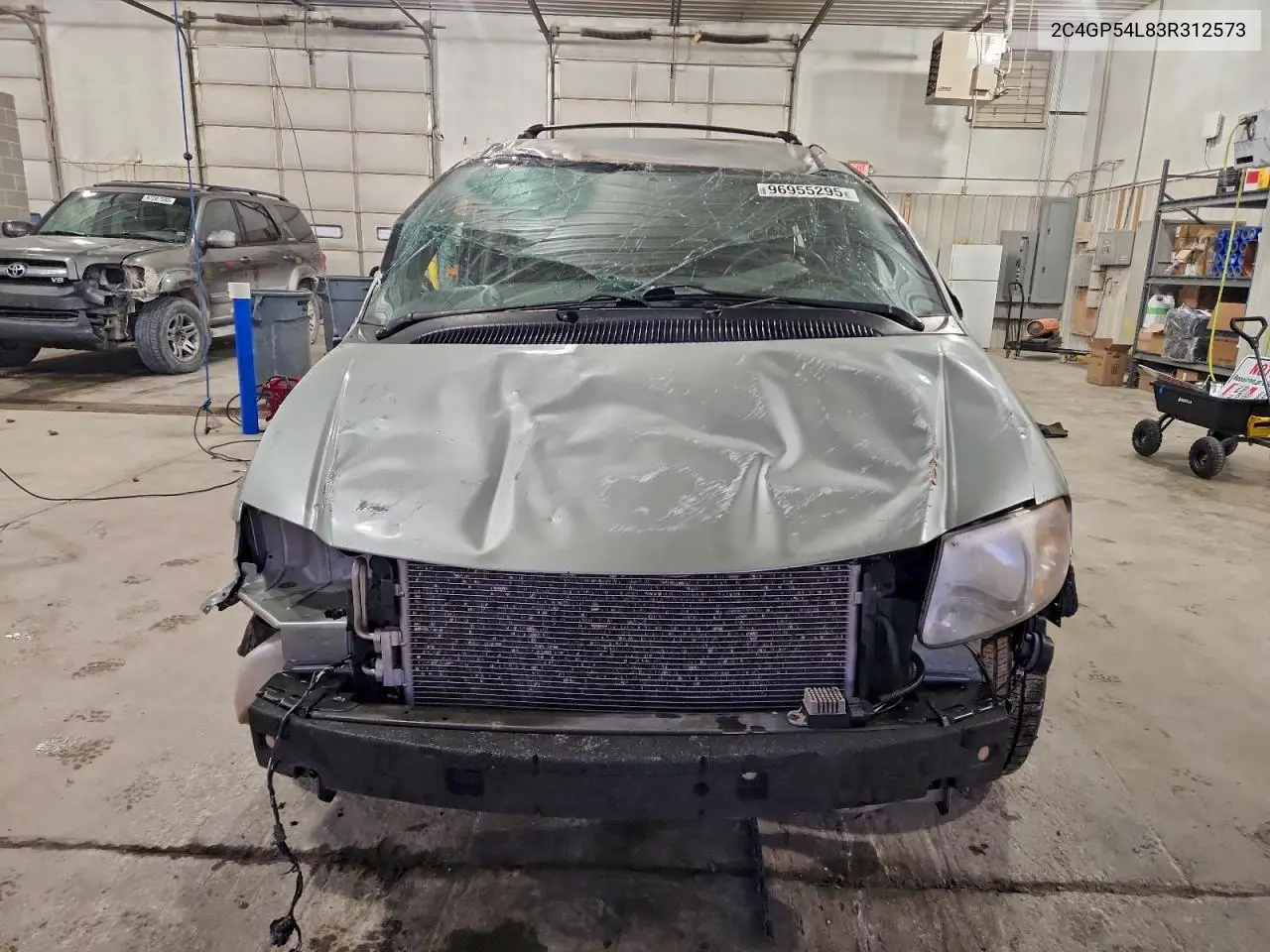 2C4GP54L83R312573 2003 Chrysler Town & Country Lxi