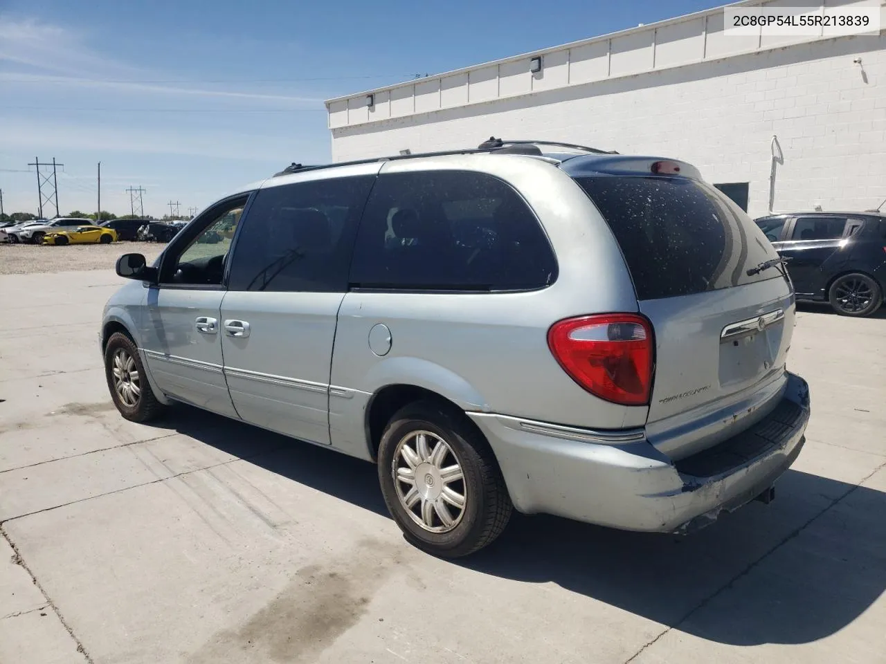 2005 Chrysler Town & Country Touring VIN: 2C8GP54L55R213839 Lot: 57276774