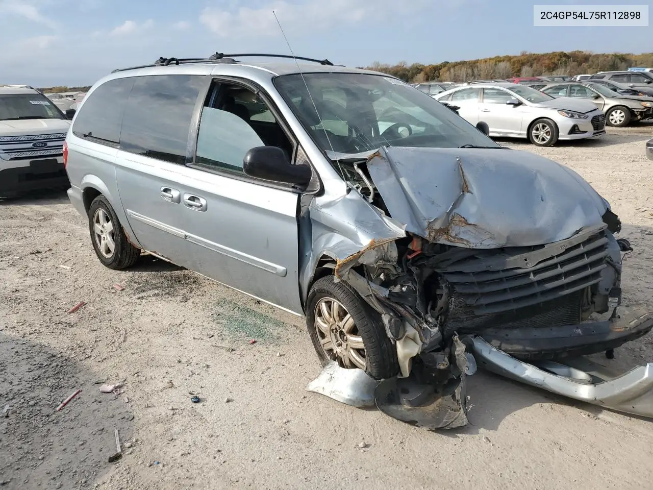 2C4GP54L75R112898 2005 Chrysler Town & Country Touring