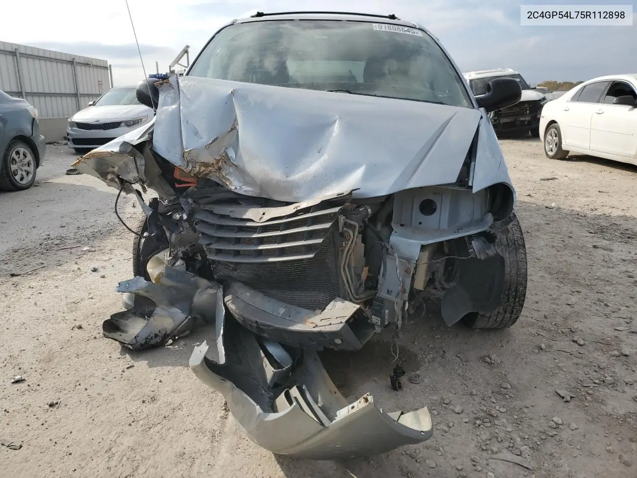 2C4GP54L75R112898 2005 Chrysler Town & Country Touring
