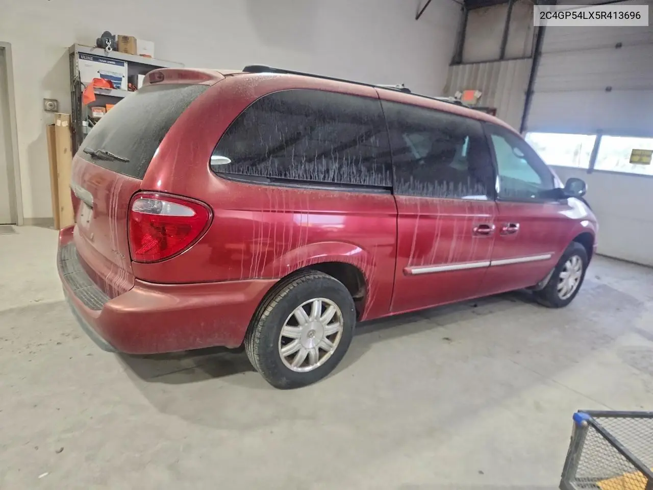 2C4GP54LX5R413696 2005 Chrysler Town & Country Touring