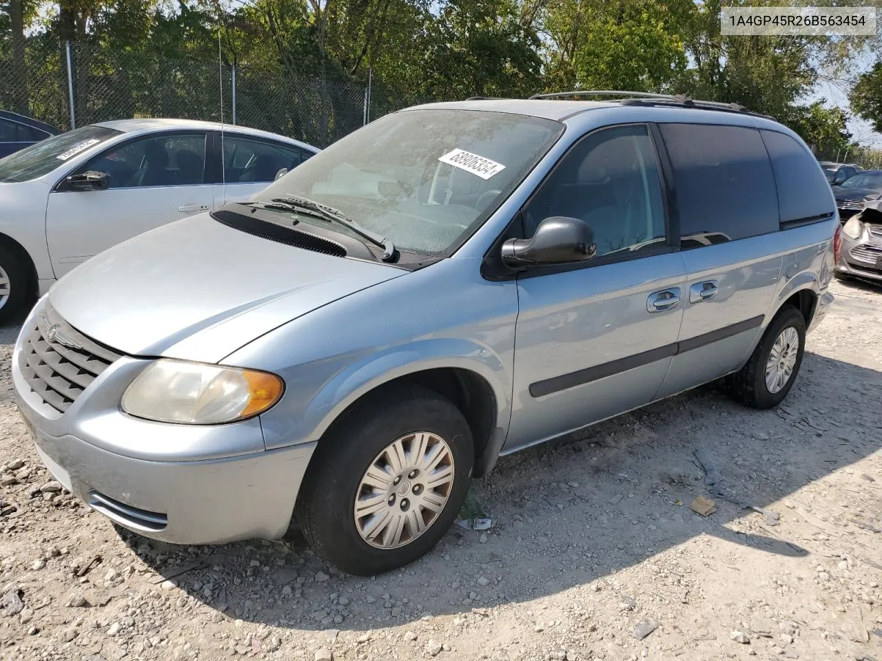 2006 Chrysler Town & Country VIN: 1A4GP45R26B563454 Lot: 68906354