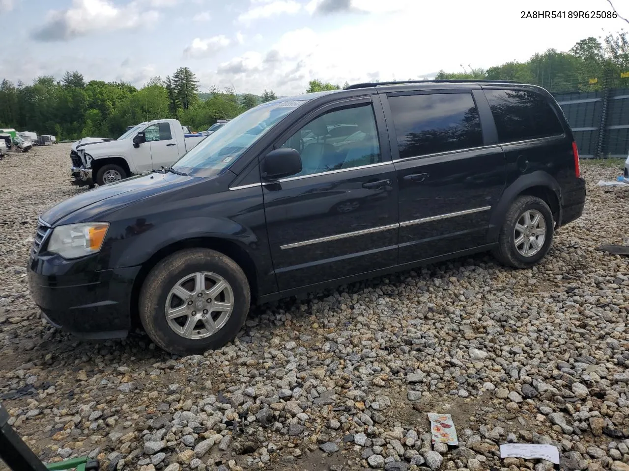 2009 Chrysler Town & Country Touring VIN: 2A8HR54189R625086 Lot: 55935054