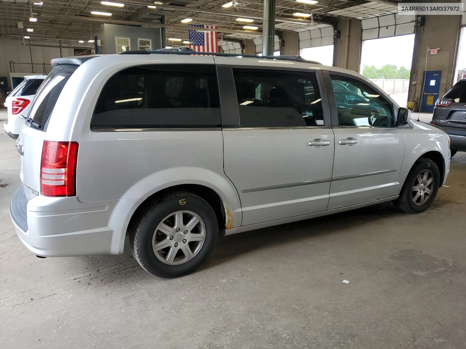 2010 Chrysler Town & Country Touring VIN: 2A4RR5D13AR337972 Lot: 64122064