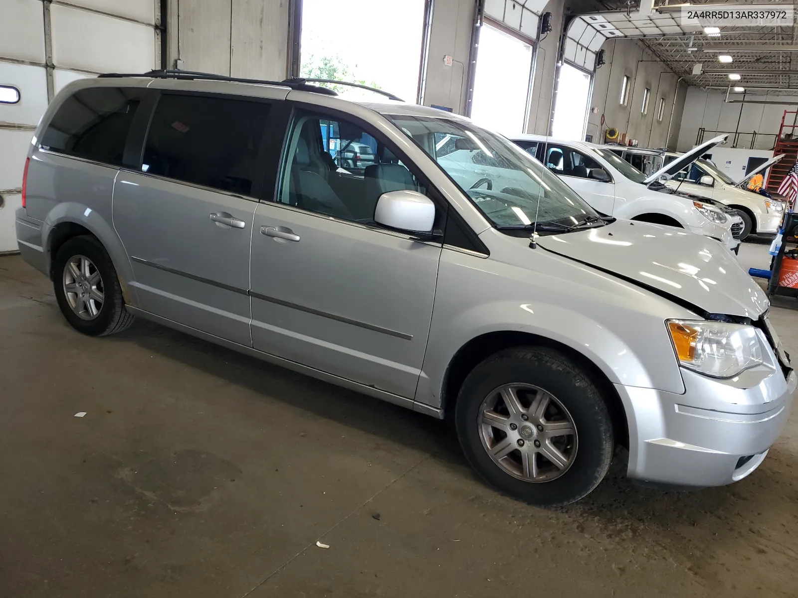 2A4RR5D13AR337972 2010 Chrysler Town & Country Touring