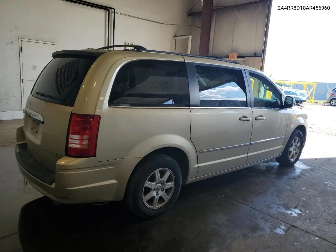2A4RR8D18AR456960 2010 Chrysler Town & Country Touring Plus