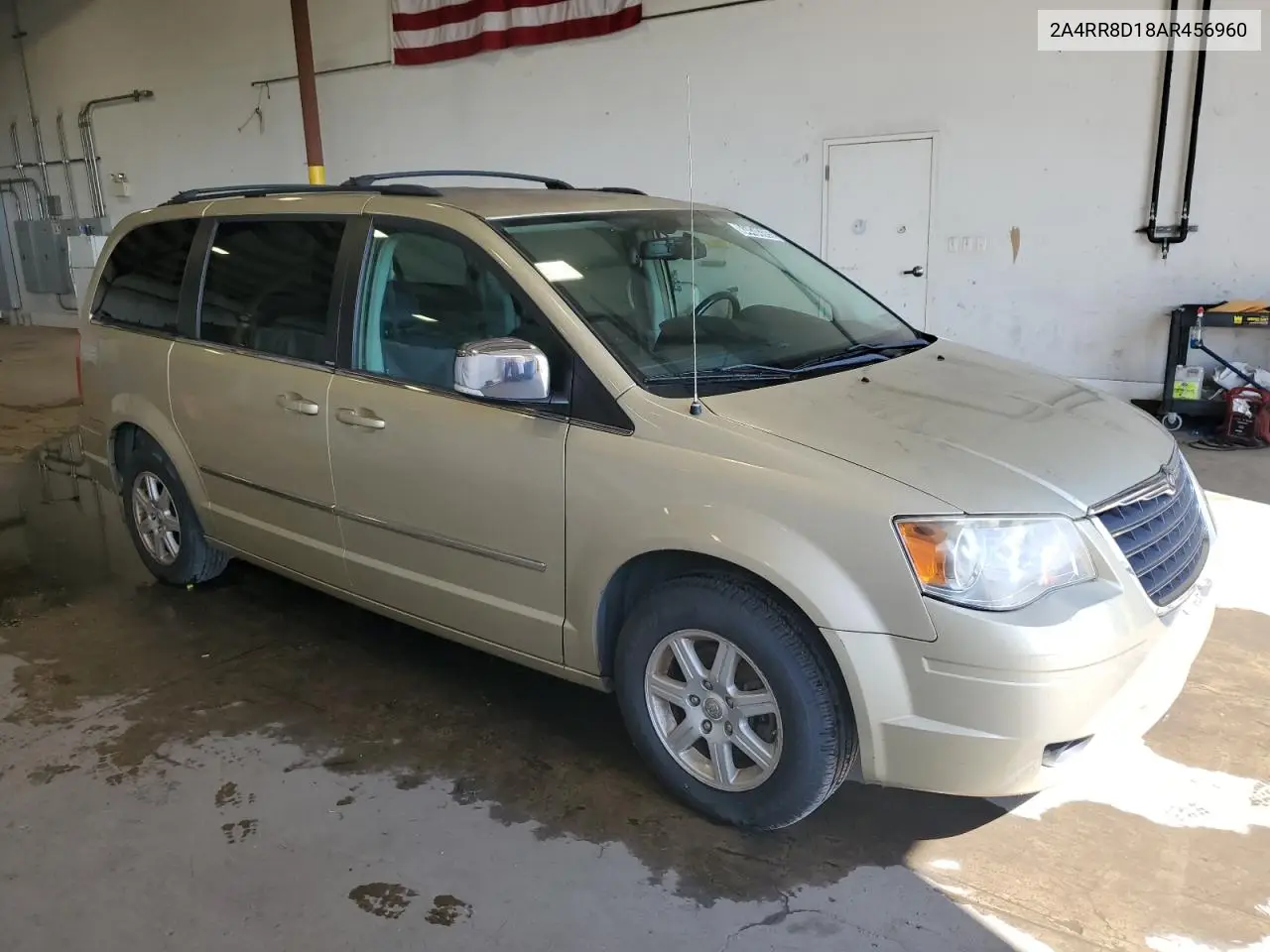 2A4RR8D18AR456960 2010 Chrysler Town & Country Touring Plus