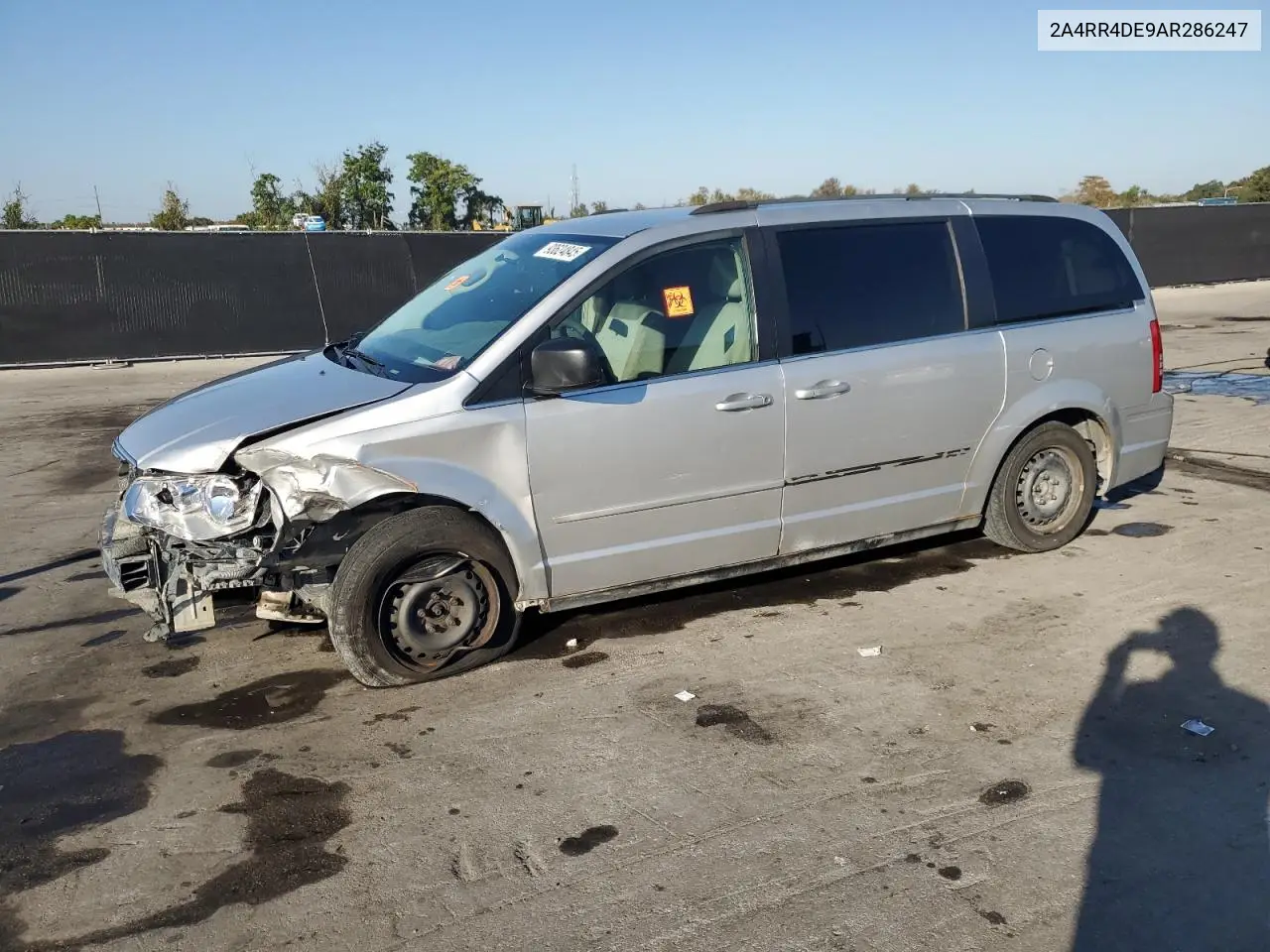 2A4RR4DE9AR286247 2010 Chrysler Town & Country Lx