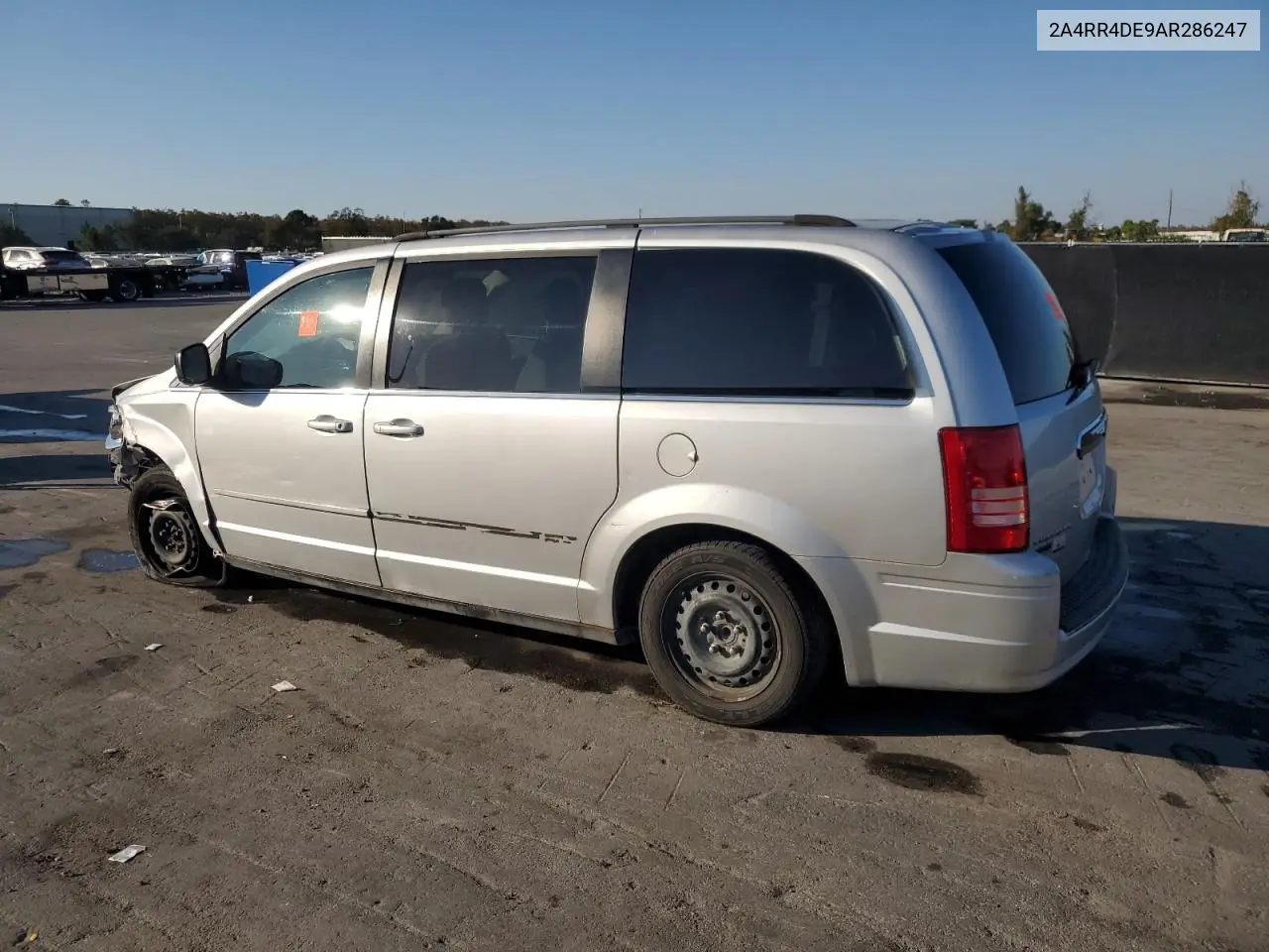 2A4RR4DE9AR286247 2010 Chrysler Town & Country Lx