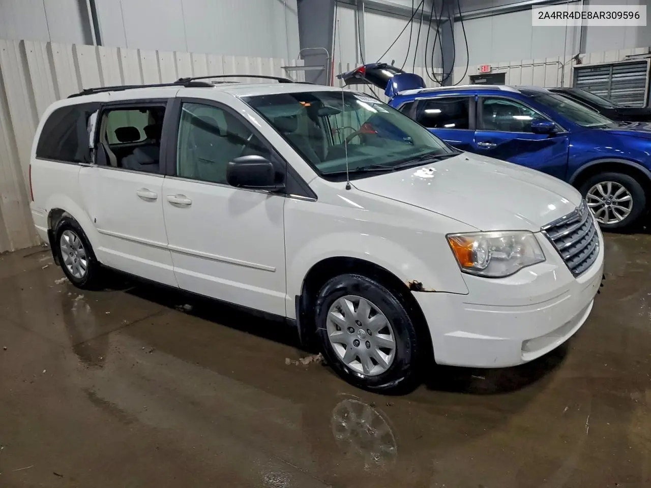 2A4RR4DE8AR309596 2010 Chrysler Town & Country Lx