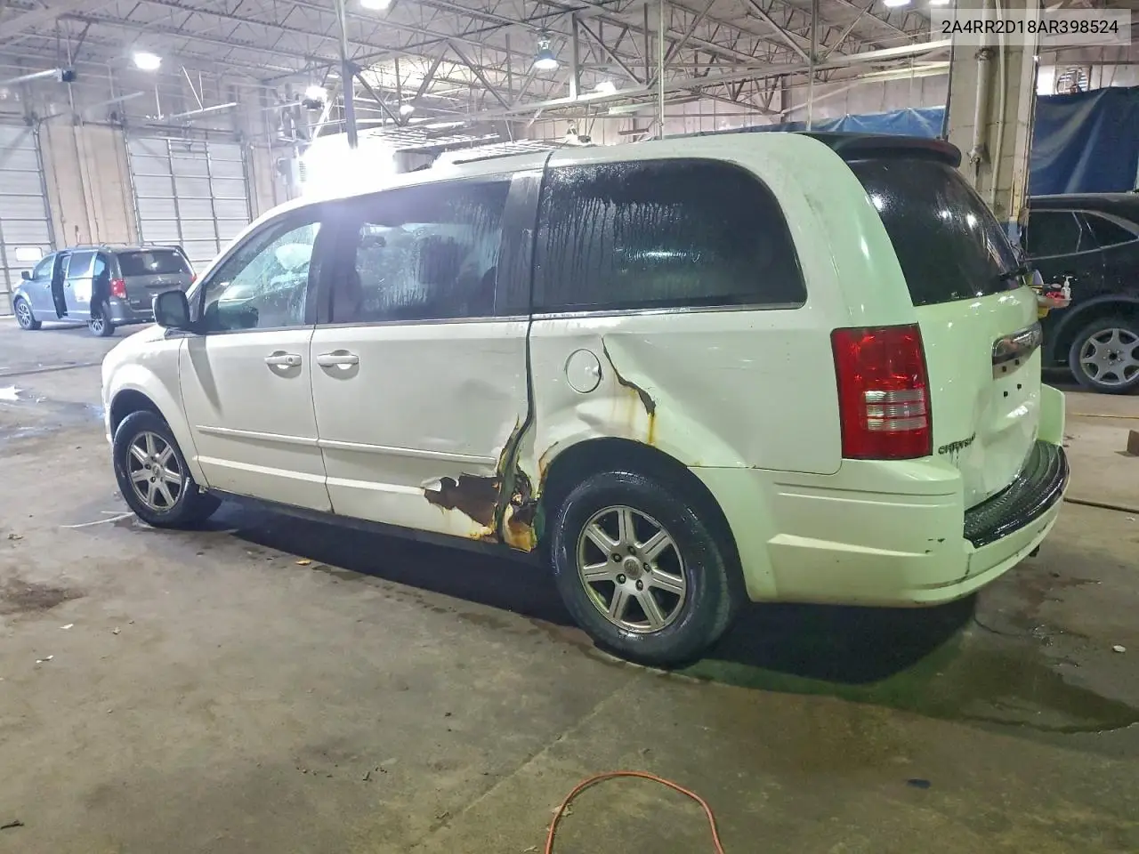 2A4RR2D18AR398524 2010 Chrysler Town & Country Lx
