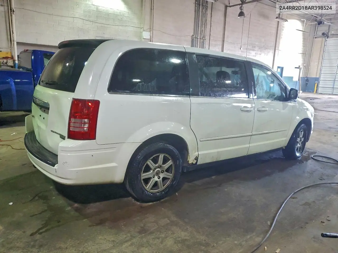 2A4RR2D18AR398524 2010 Chrysler Town & Country Lx