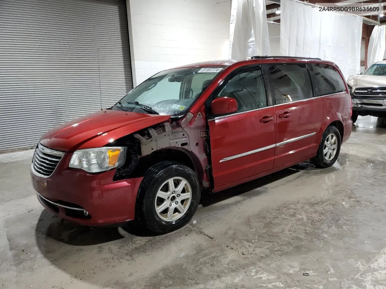 2A4RR5DG9BR635609 2011 Chrysler Town & Country Touring