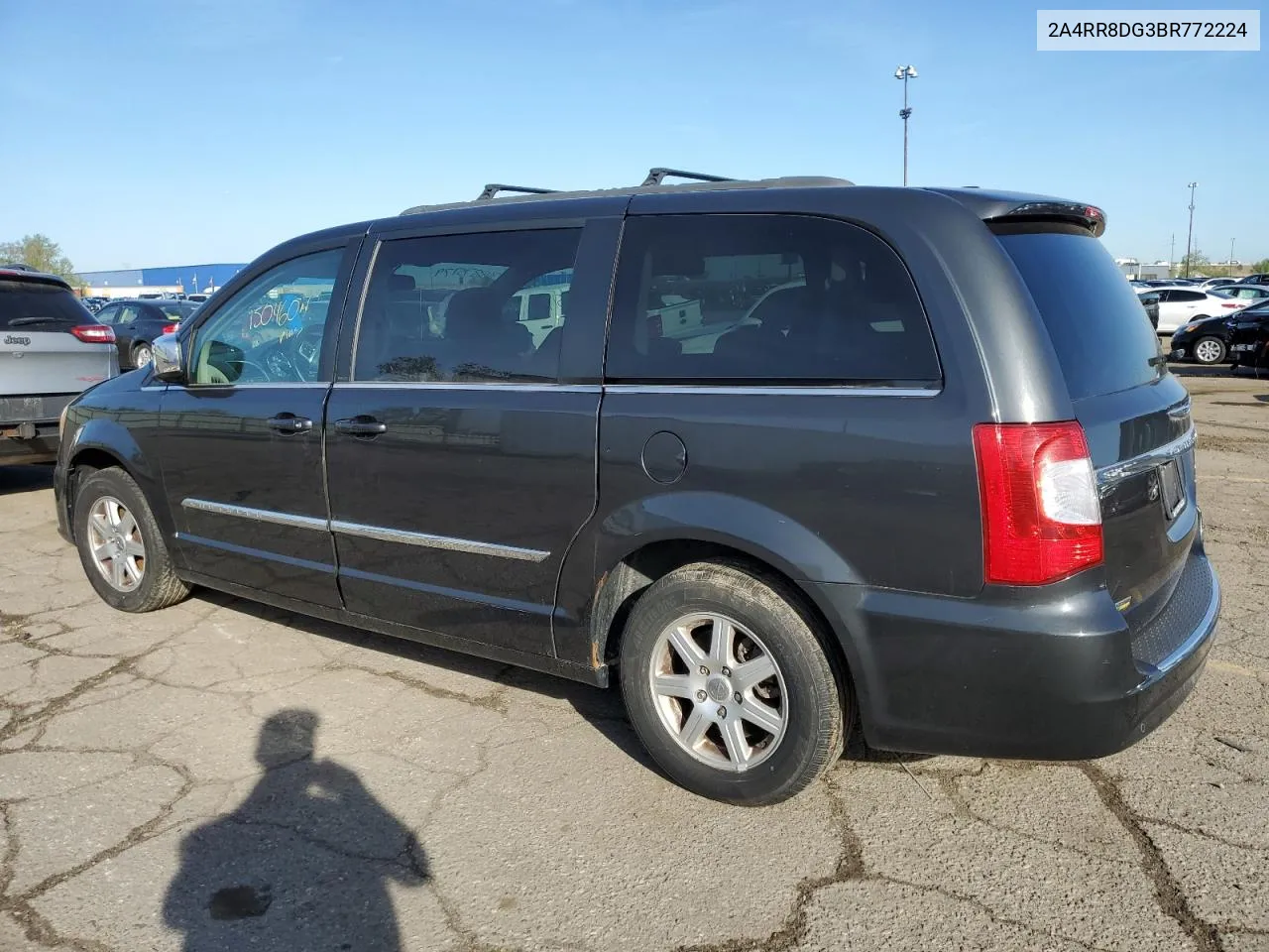 2011 Chrysler Town & Country Touring L VIN: 2A4RR8DG3BR772224 Lot: 53288854