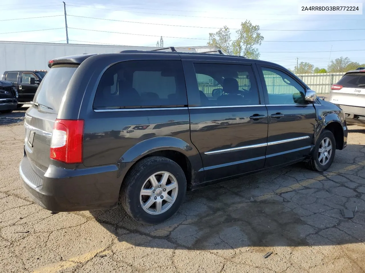 2011 Chrysler Town & Country Touring L VIN: 2A4RR8DG3BR772224 Lot: 53288854