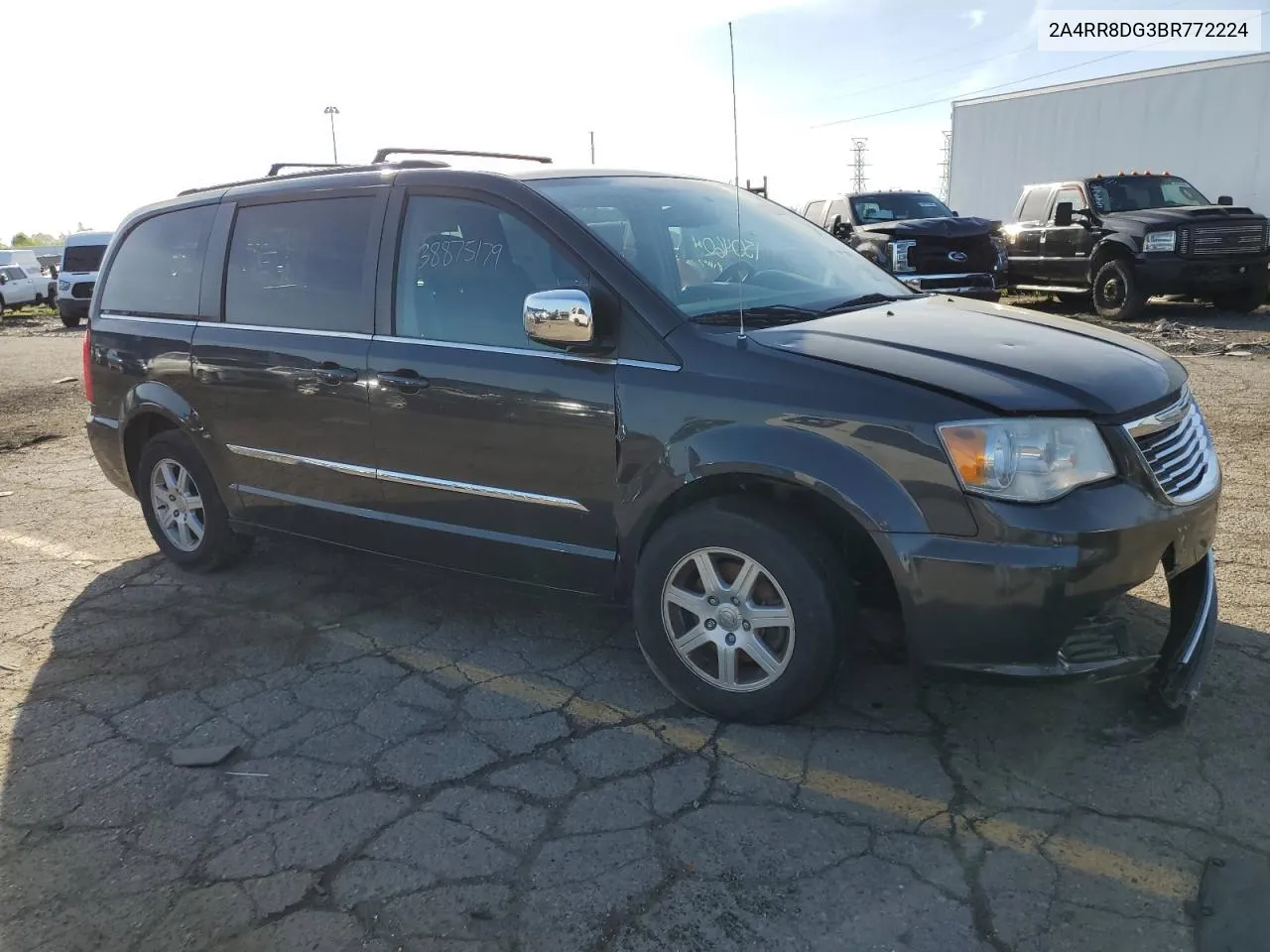 2011 Chrysler Town & Country Touring L VIN: 2A4RR8DG3BR772224 Lot: 53288854