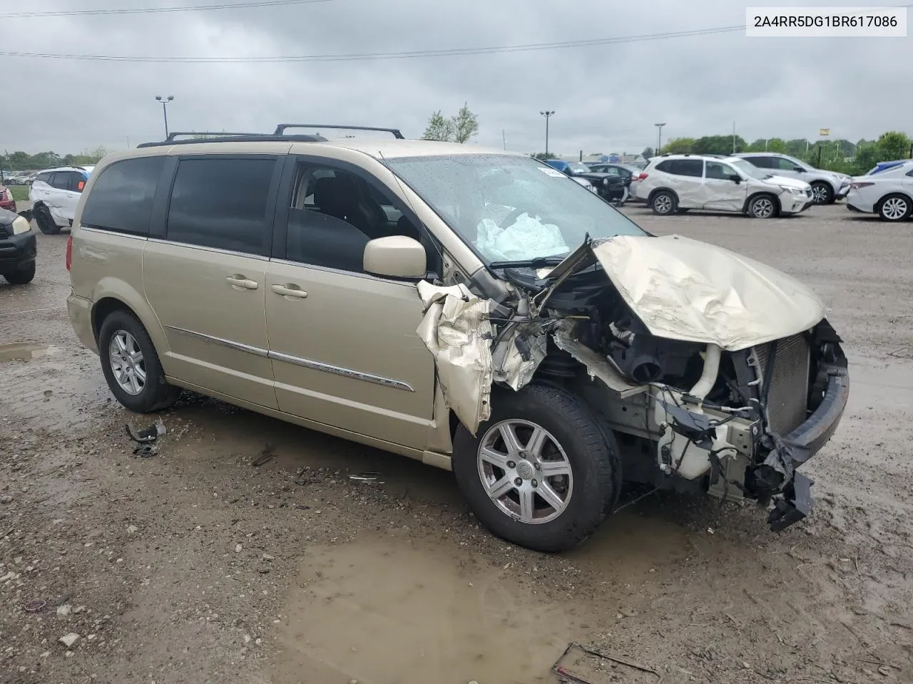 2A4RR5DG1BR617086 2011 Chrysler Town & Country Touring