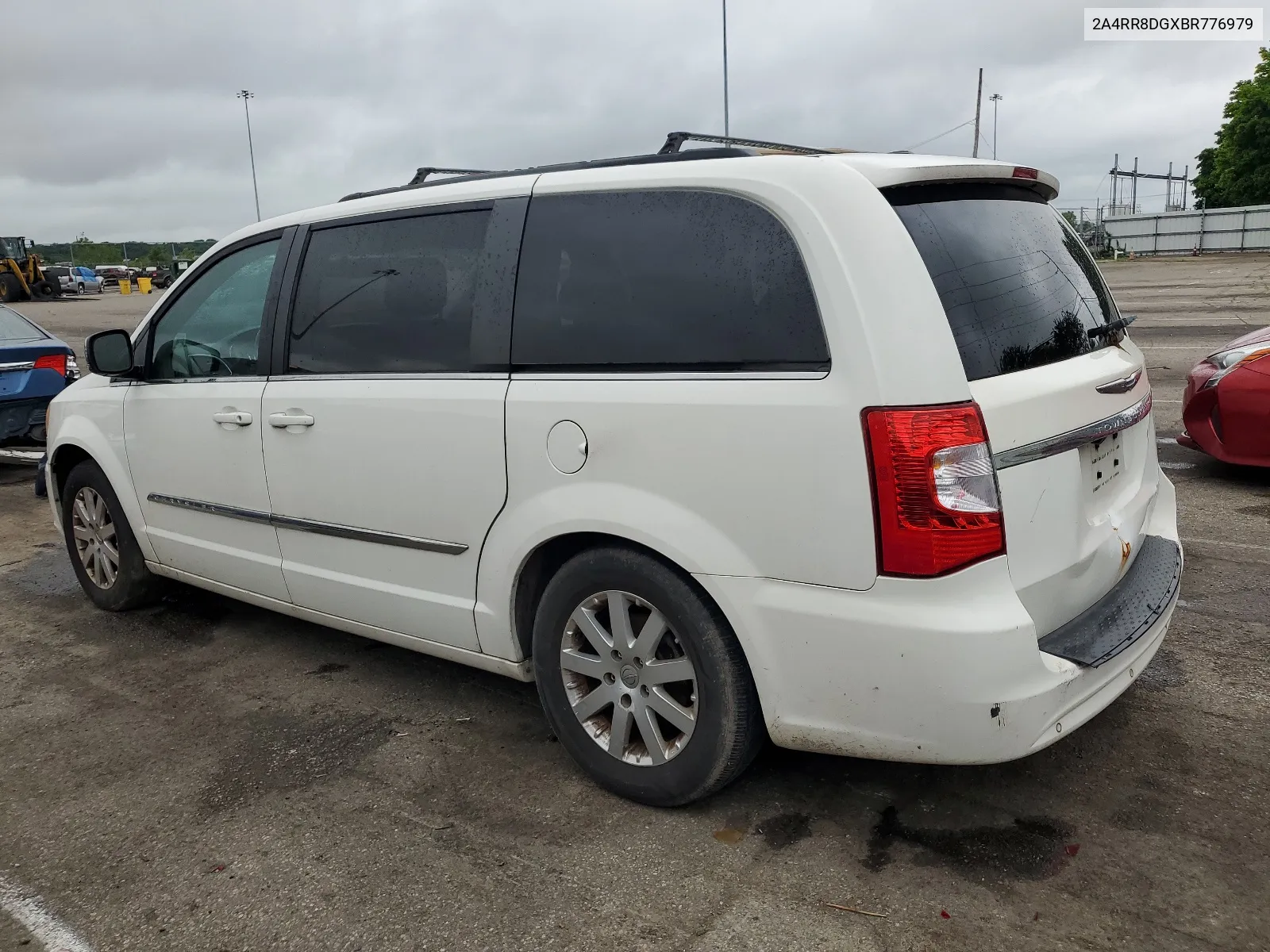 2A4RR8DGXBR776979 2011 Chrysler Town & Country Touring L