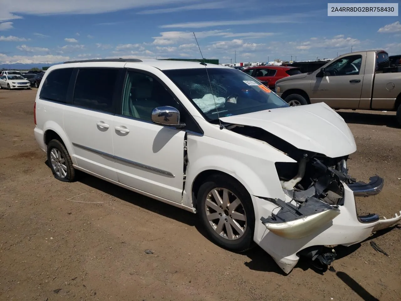 2A4RR8DG2BR758430 2011 Chrysler Town & Country Touring L