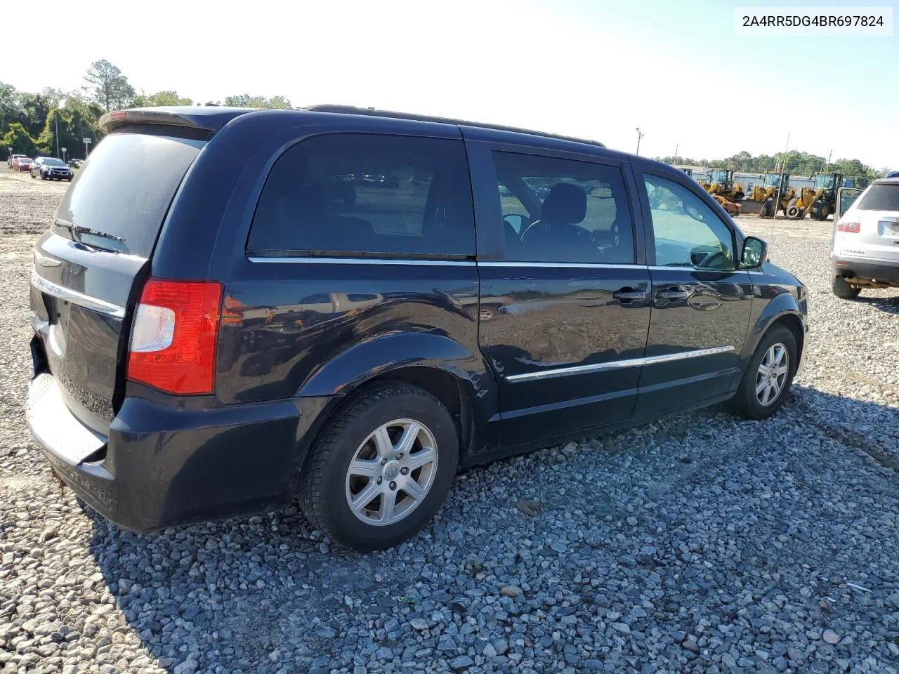 2A4RR5DG4BR697824 2011 Chrysler Town & Country Touring